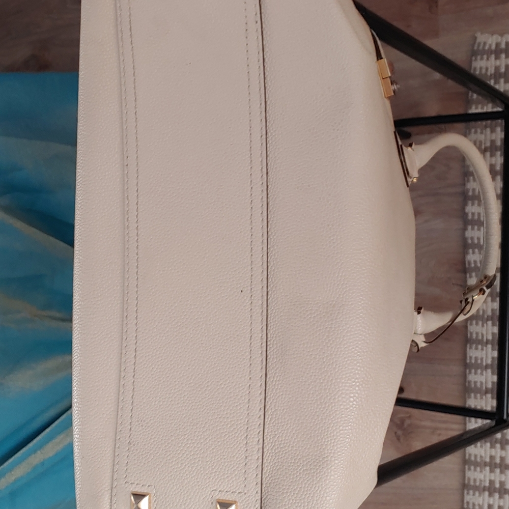 Henri Bendel NEW YORK Carlyle Style Satchel. - Picture 7 of 14
